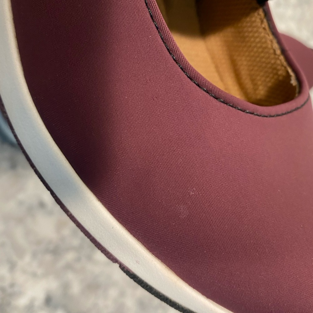 Vionic slip ons - Picture 5 of 13